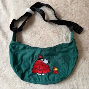 NWT BAGGU x Peanuts Snoopy & Woodstock Medium Nylon Crescent Bag Cypress